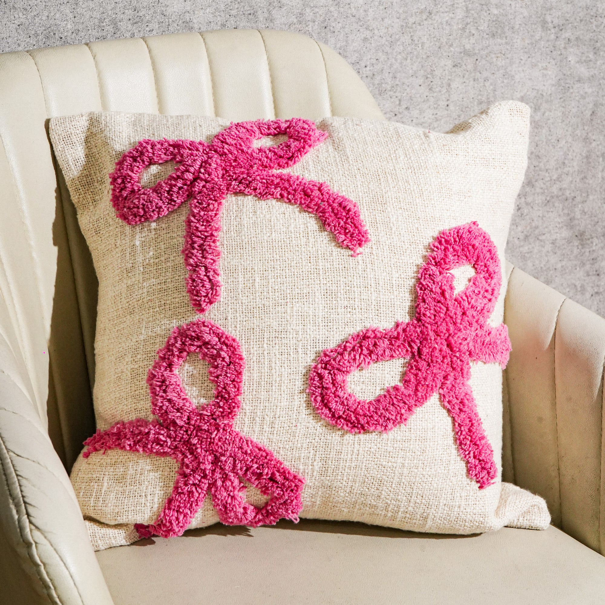 Tufted cushion CC-2601 base style showing cotton yarn density