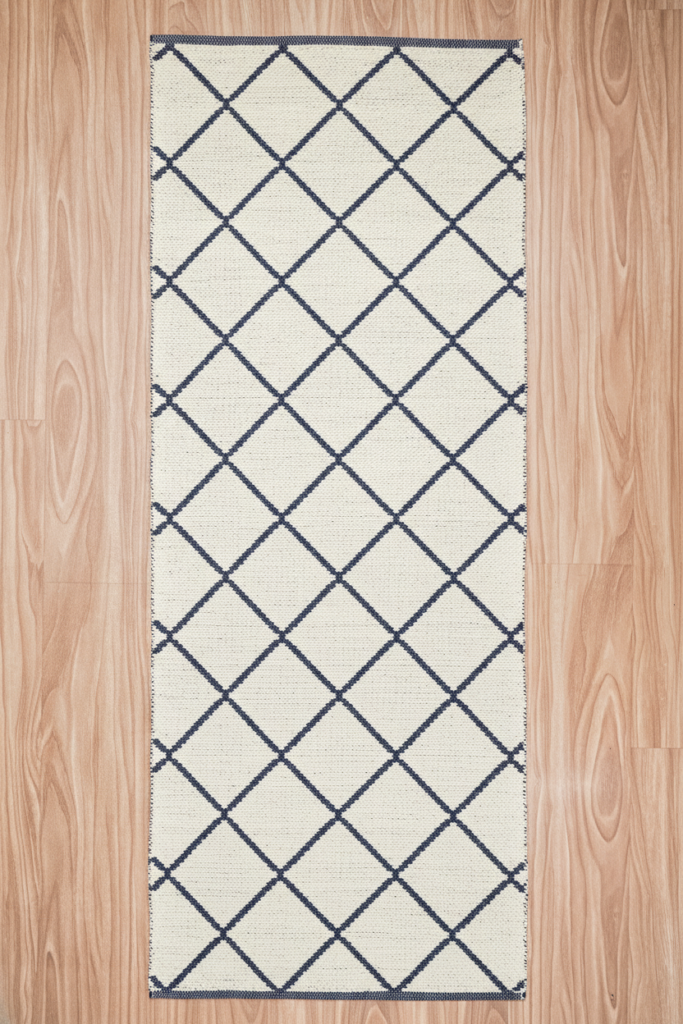 Modern Herringbone PVC handloom jacquard mat woven flat with stepped chevron pattern