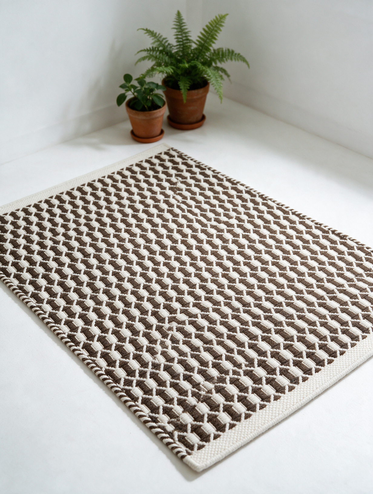 Hand-tufted wool rug (AWD2685) styled in a living room setting