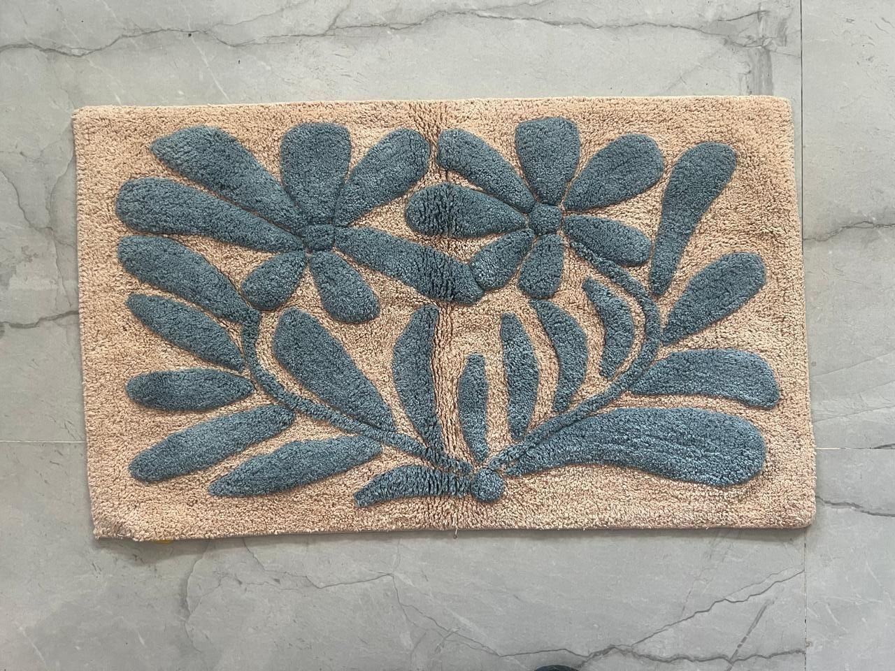 Bloom Bathmat ACB-26019 hand-tufted cotton bathmat studio shot on white